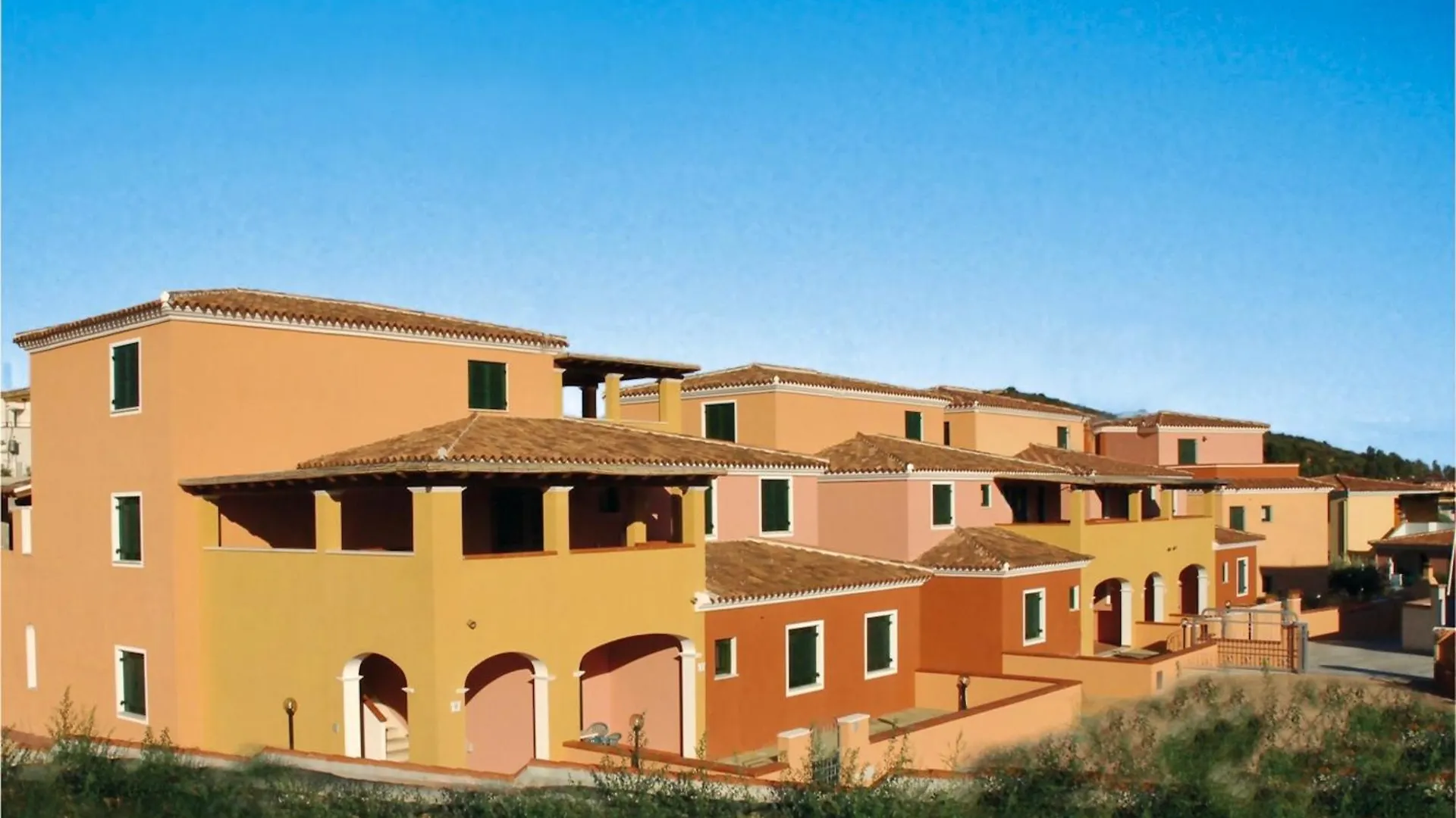 Isa-Apartments With Air Conditioning In Sos Alinos Orosei